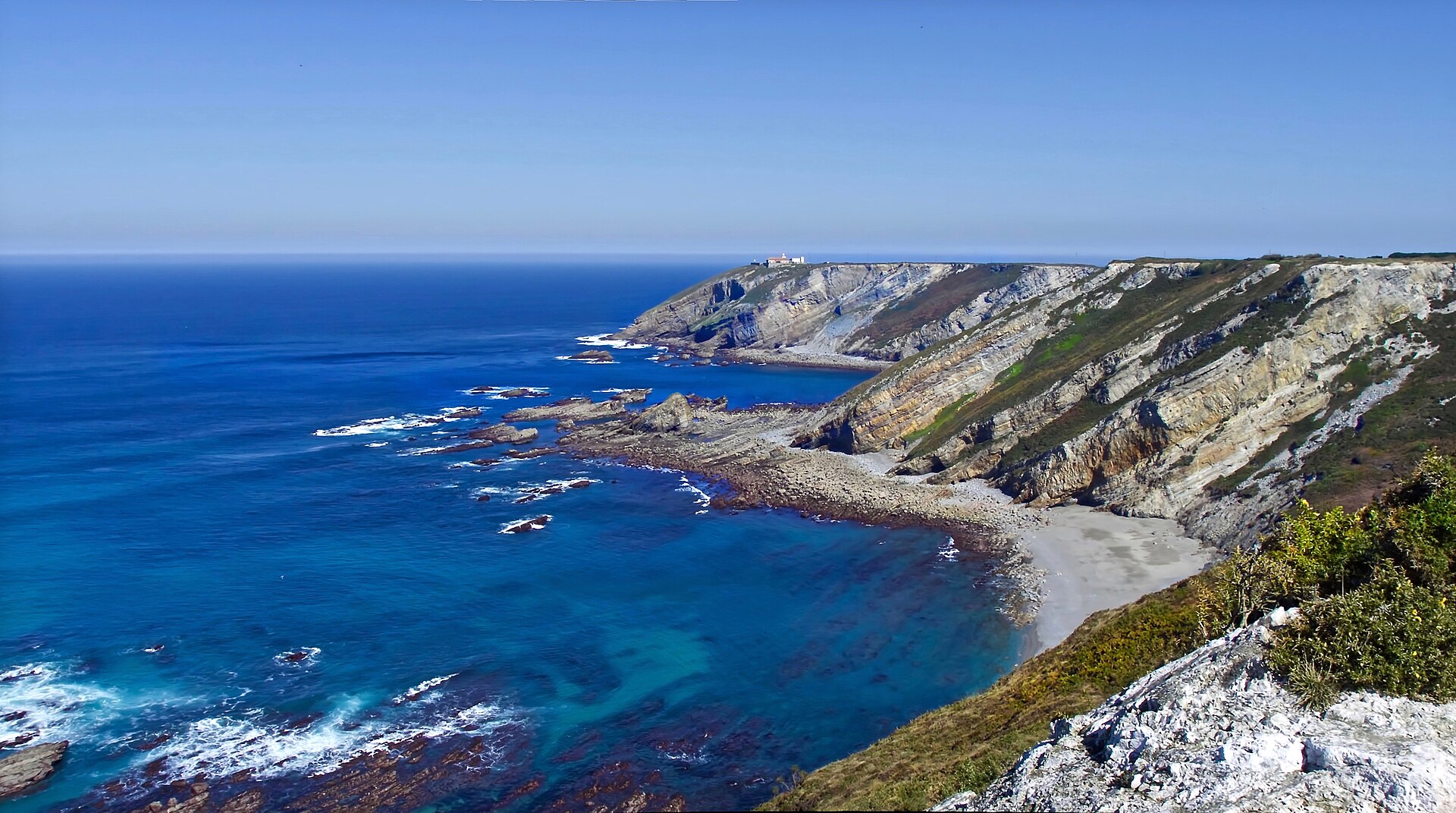 Acantilados de Cabo Vidio en la costa asturiana